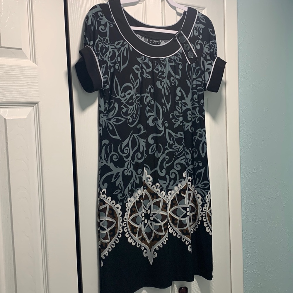 EN FOCUS Dress